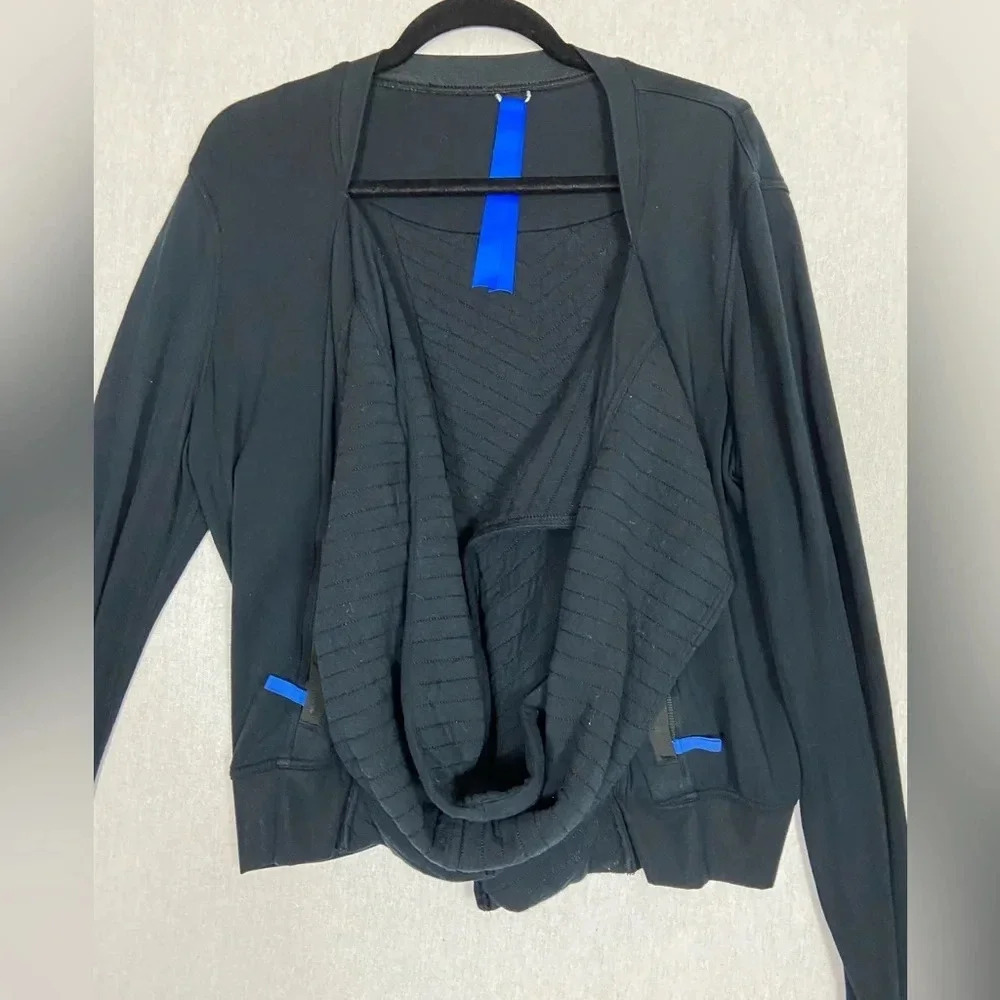 KIT AND ACE Wrap Up Stretch Jacket With Attached Scarf Black  EUC Sz 6 - Picture 5 of 13